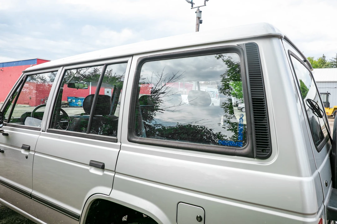 1990 Mitsubishi Pajero/Montero 1st Gen - Image 15 of 31