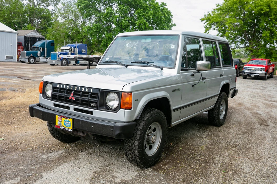 1990 Mitsubishi Pajero/Montero 1st Gen - Image 2 of 31