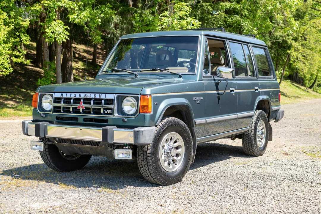 1990 Mitsubishi Pajero/Montero 1st Gen - Image 2 of 31