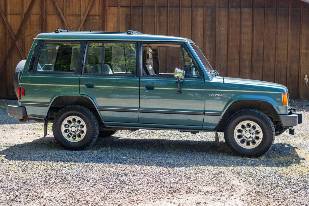 1990 Mitsubishi Pajero/Montero 1st Gen - Image 5 of 31