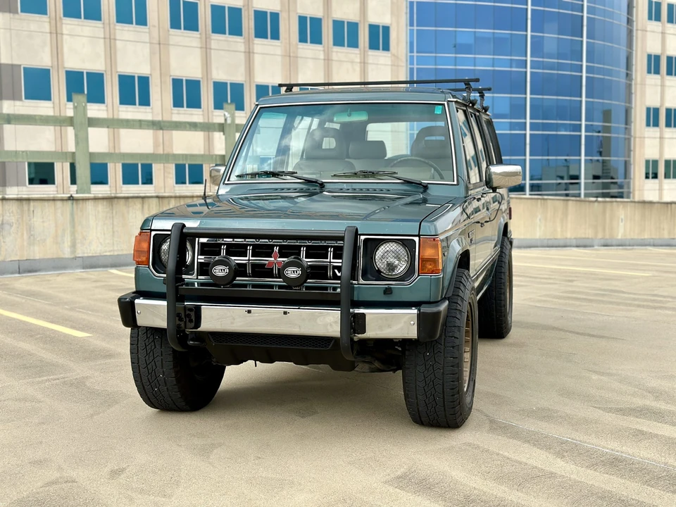 1990 Mitsubishi Pajero/Montero 1st Gen - Image 2 of 31