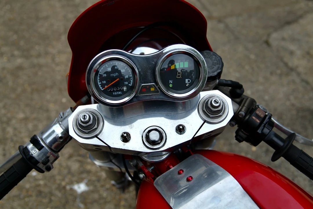 1990 Moto Guzzi Le Mans - Image 23 of 30