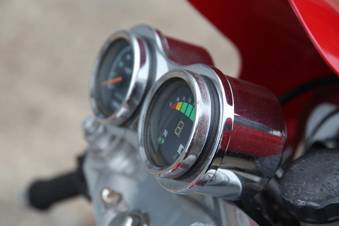 1990 Moto Guzzi Le Mans - Image 25 of 30