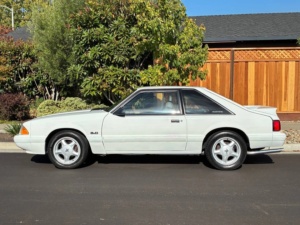 1990 Ford Mustang 3rd Gen - Image 2 of 20