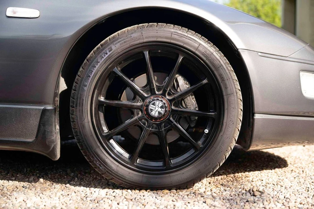 1990 Nissan Z - Image 11 of 30