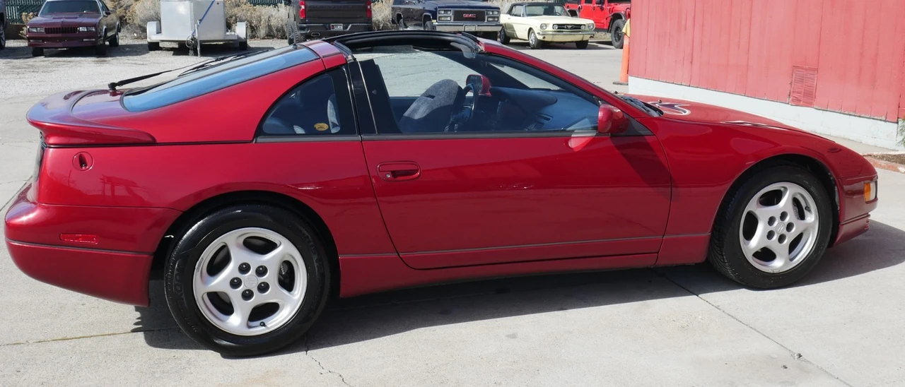 1990 Nissan - Image 21 of 31