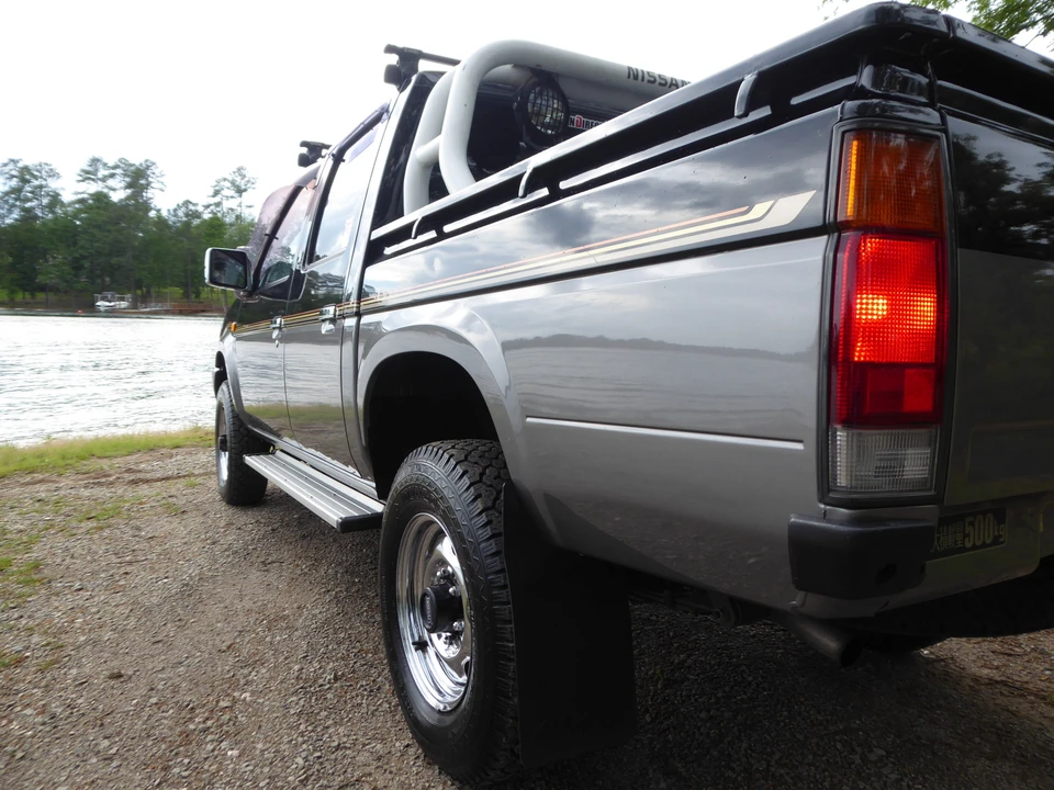 1990 Nissan - Image 22 of 31