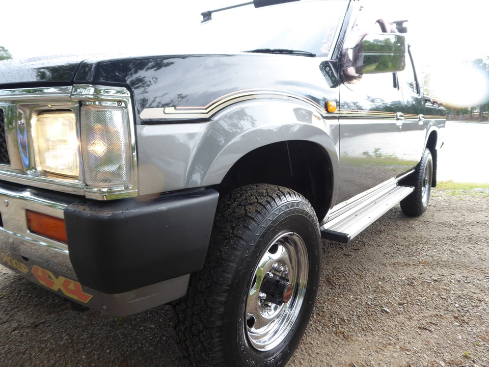 1990 Nissan - Image 19 of 31