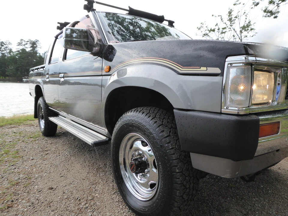 1990 Nissan - Image 21 of 31