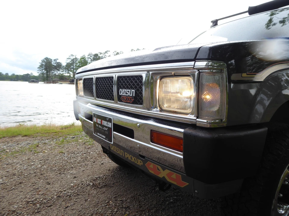 1990 Nissan - Image 17 of 31