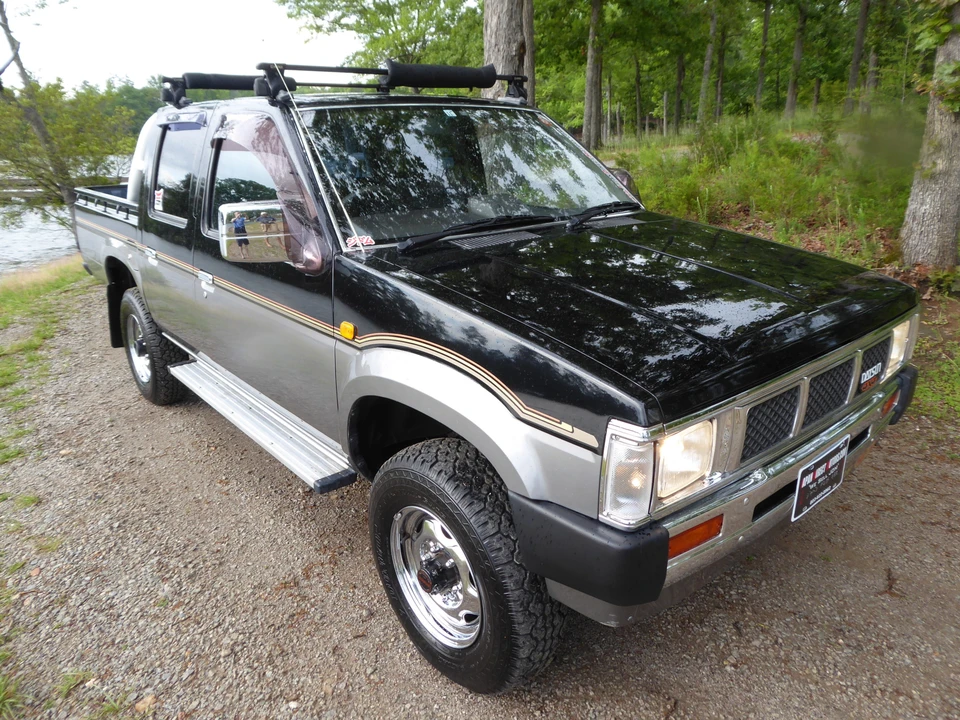 1990 Nissan - Image 12 of 31