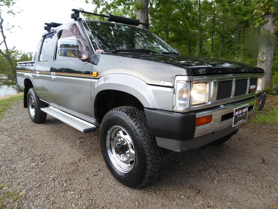 1990 Nissan - Image 13 of 31
