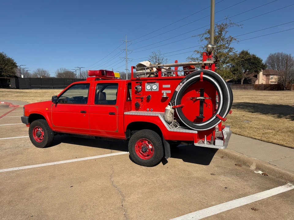 1990 Nissan - Image 8 of 31