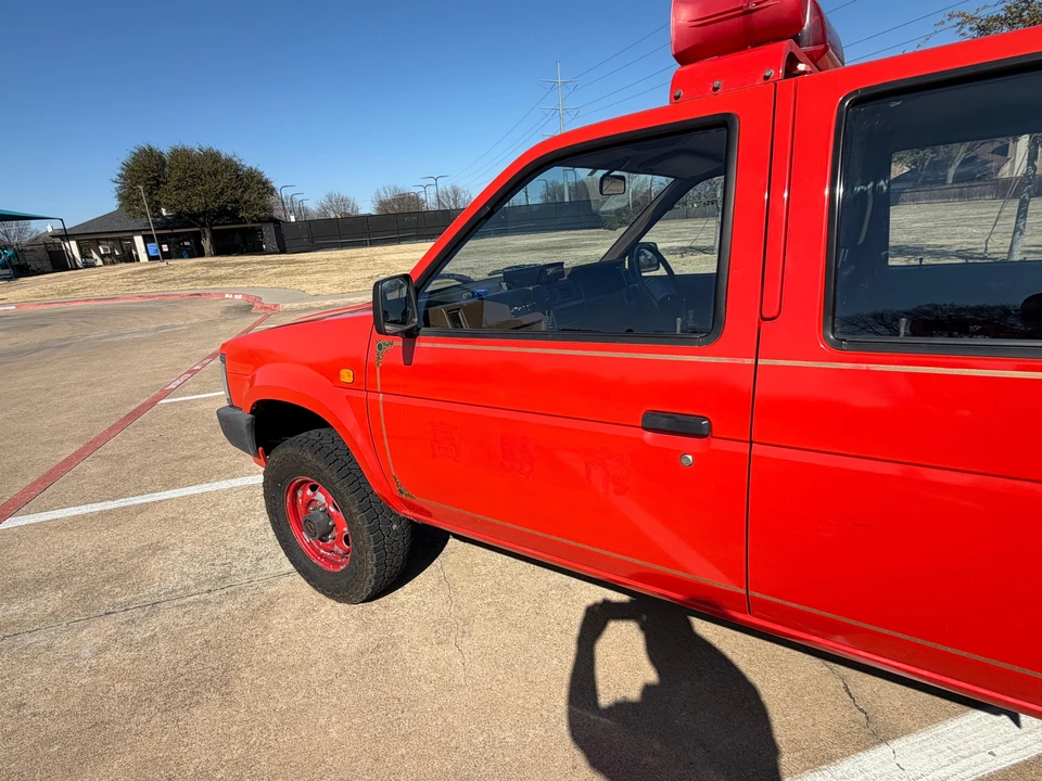 1990 Nissan - Image 22 of 31