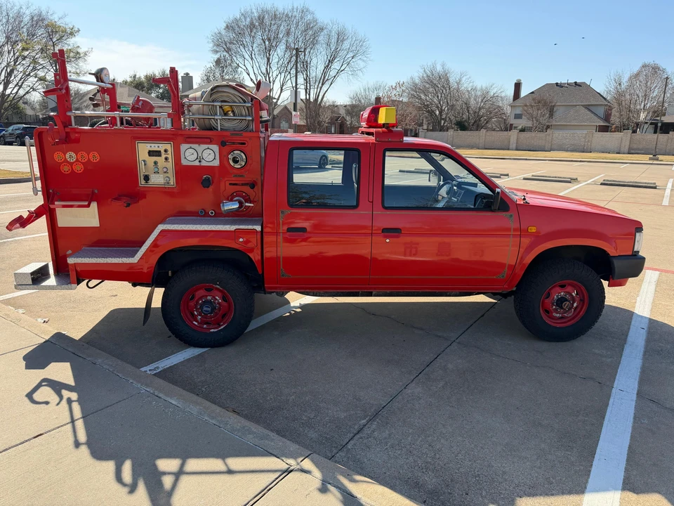 1990 Nissan - Image 10 of 31