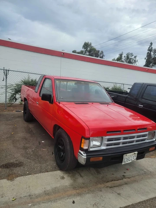 1990 Nissan Frontier - Image 4 of 5