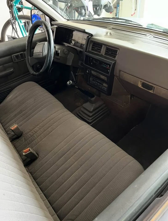 1990 Nissan - Image 6 of 7