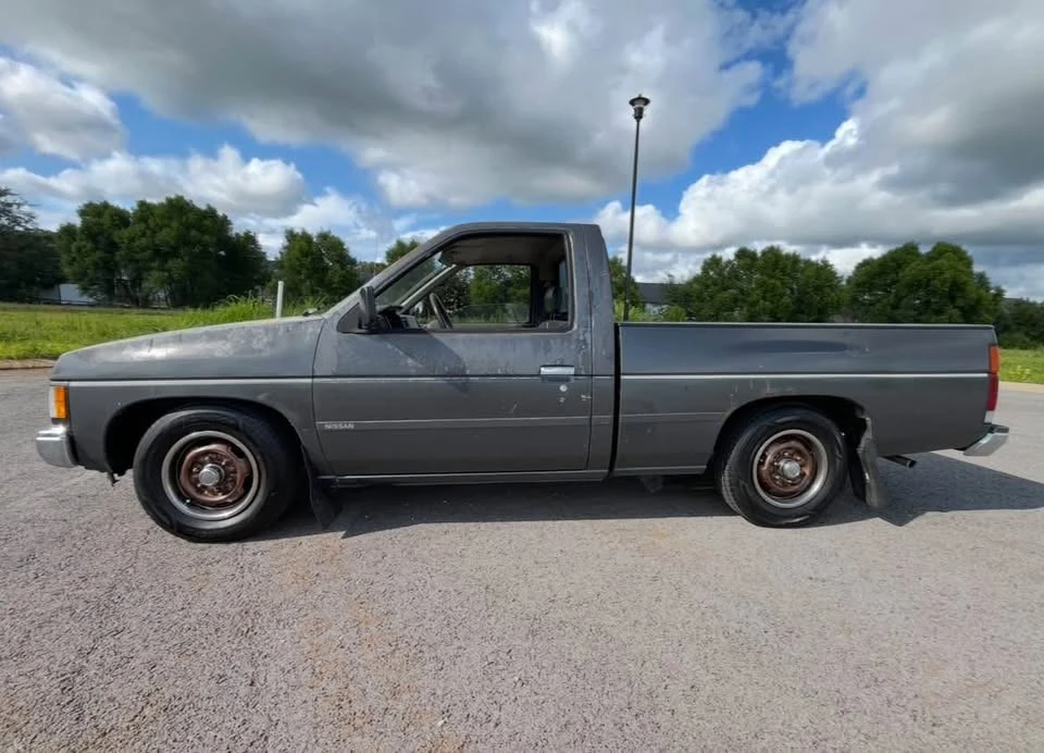1990 Nissan - Image 2 of 7