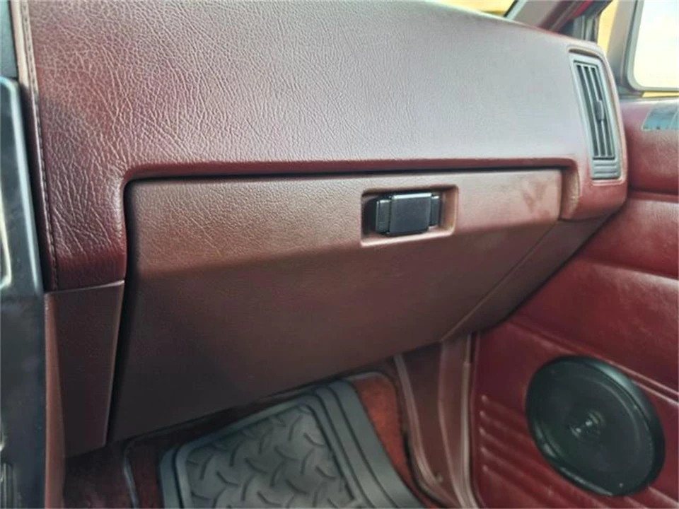 1990 Nissan Frontier - Image 21 of 31