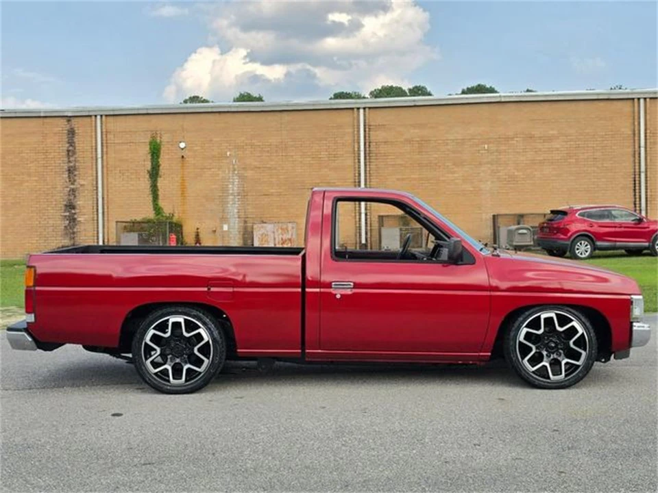 1990 Nissan Frontier - Image 6 of 31