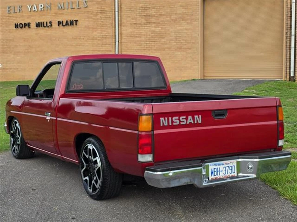1990 Nissan Frontier - Image 10 of 31