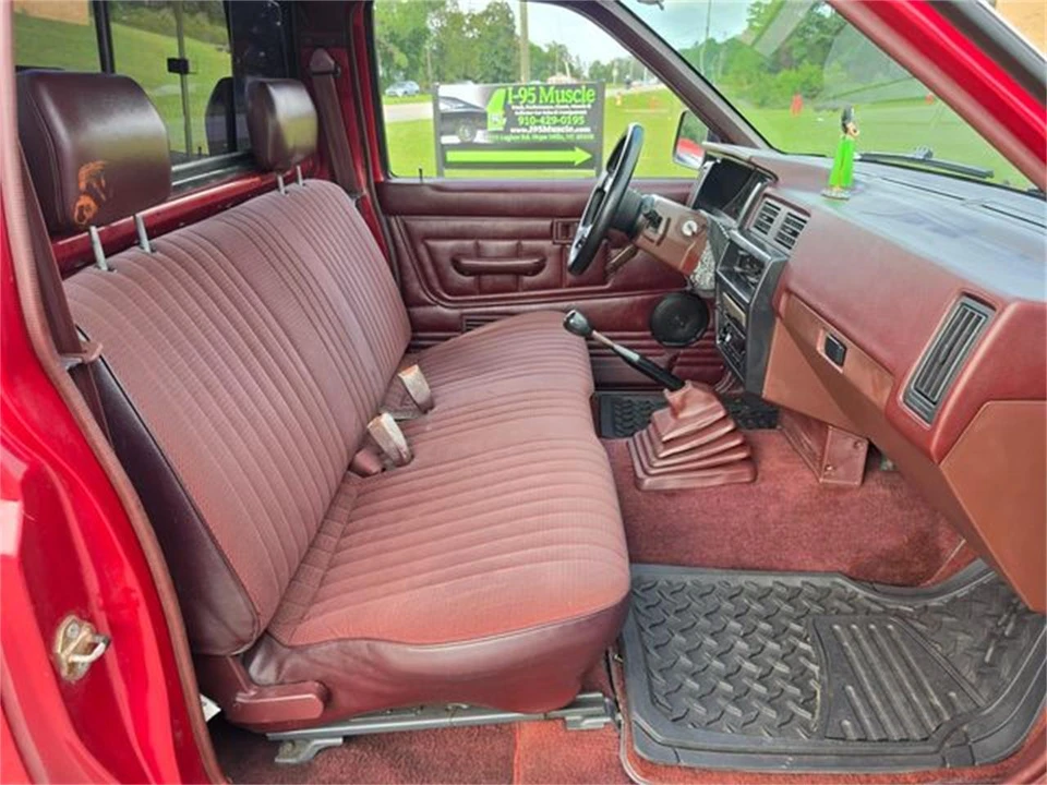 1990 Nissan Frontier - Image 28 of 31