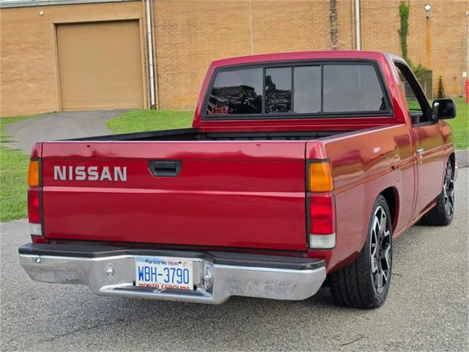 1990 Nissan Frontier - Image 8 of 31