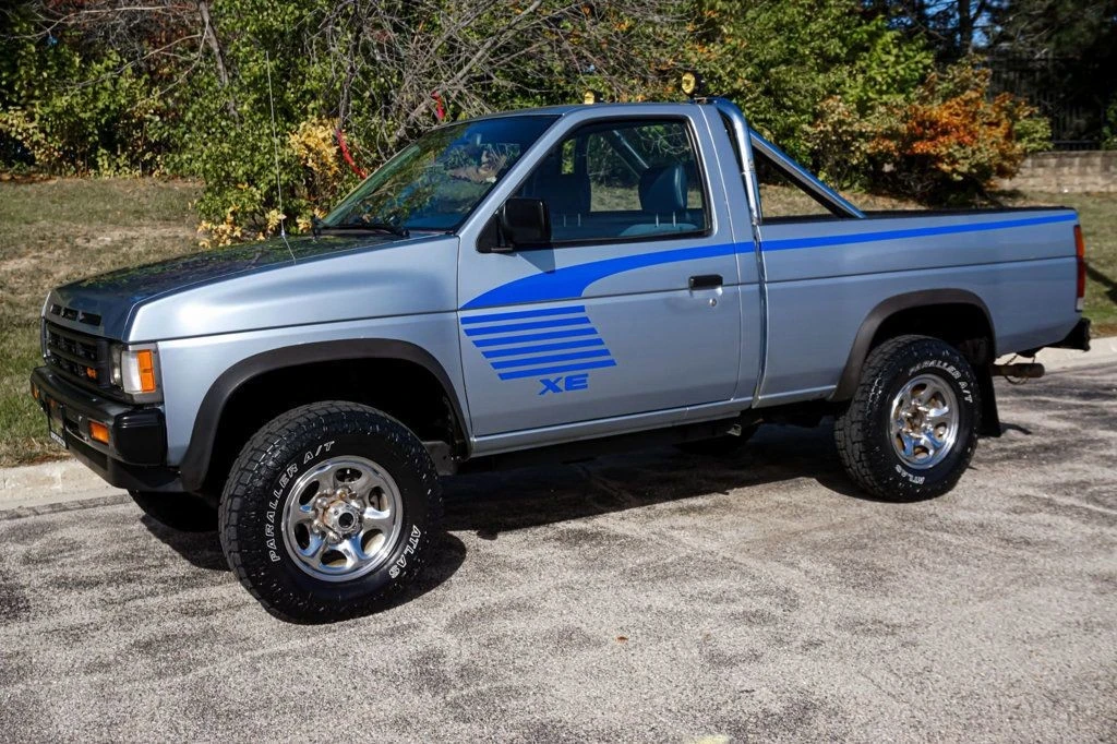 1990 Nissan Frontier - Image 3 of 12