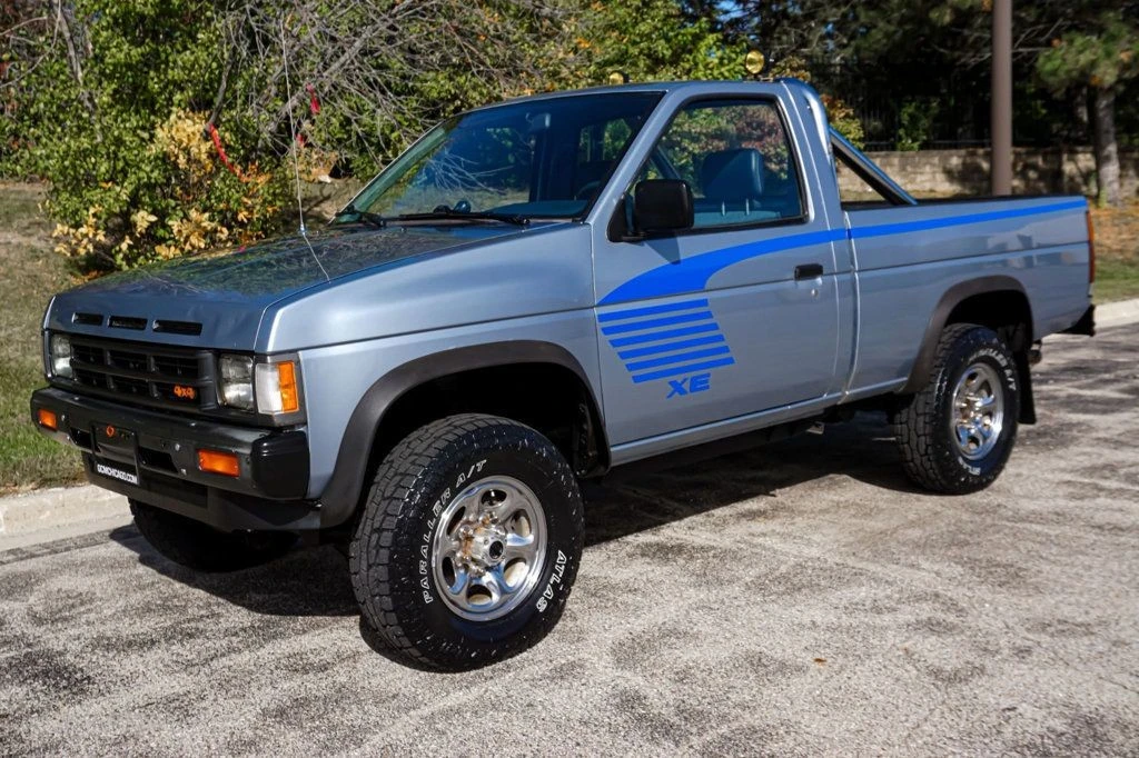 1990 Nissan - Image 5 of 12