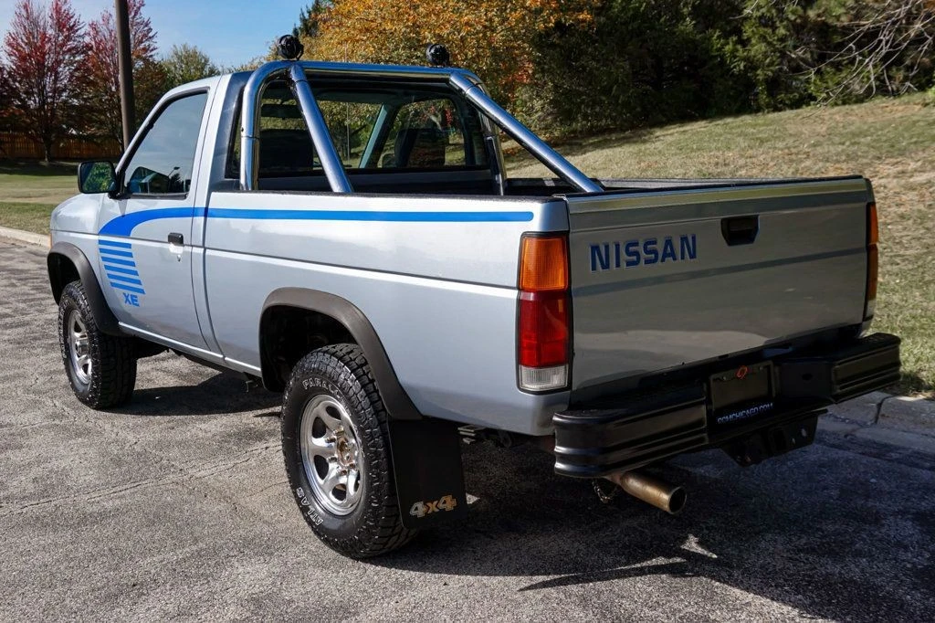 1990 Nissan - Image 11 of 12