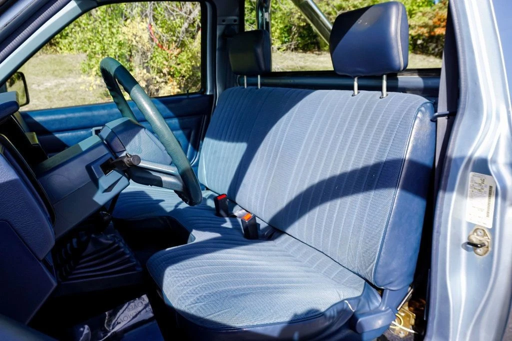 1990 Nissan - Image 8 of 12
