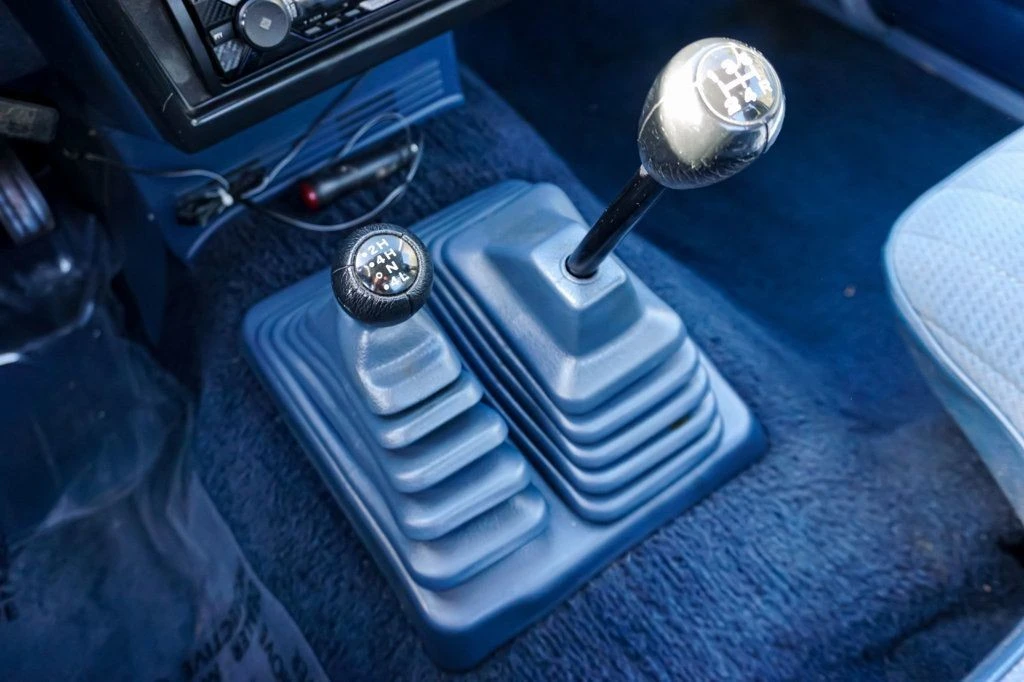 1990 Nissan - Image 10 of 12