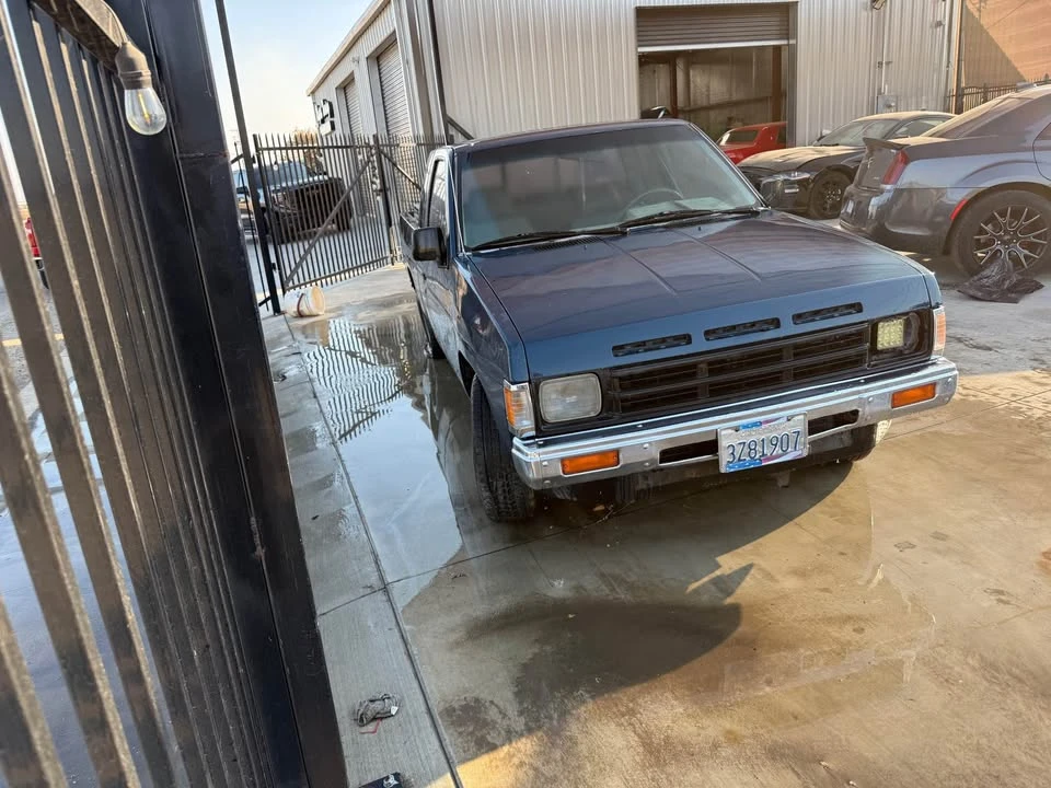 1990 Nissan - Image 2 of 6