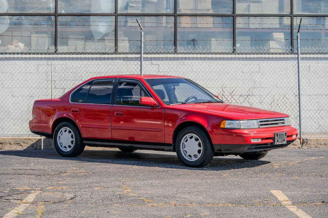 1990 Nissan Maxima 3rd Gen - Image 9 of 31
