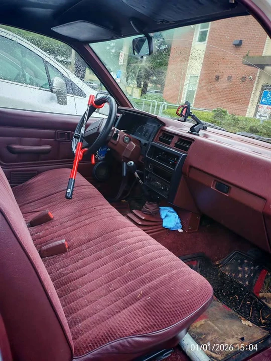 1990 Nissan NV - Image 4 of 5