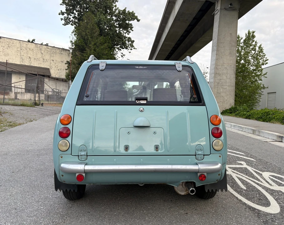 1990 Nissan - Image 8 of 31