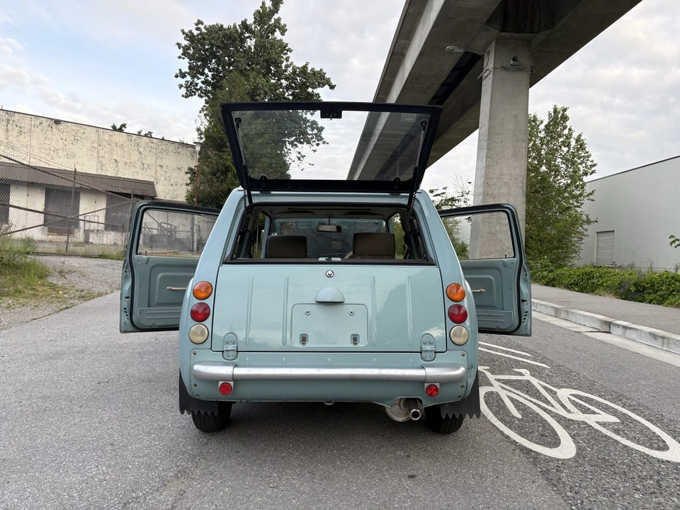 1990 Nissan - Image 17 of 31