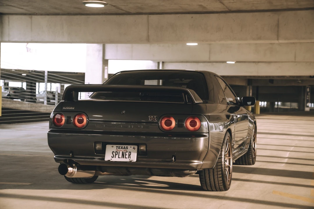 1990 Nissan R32 Skyline GT-R 8th Gen - Image 17 of 31