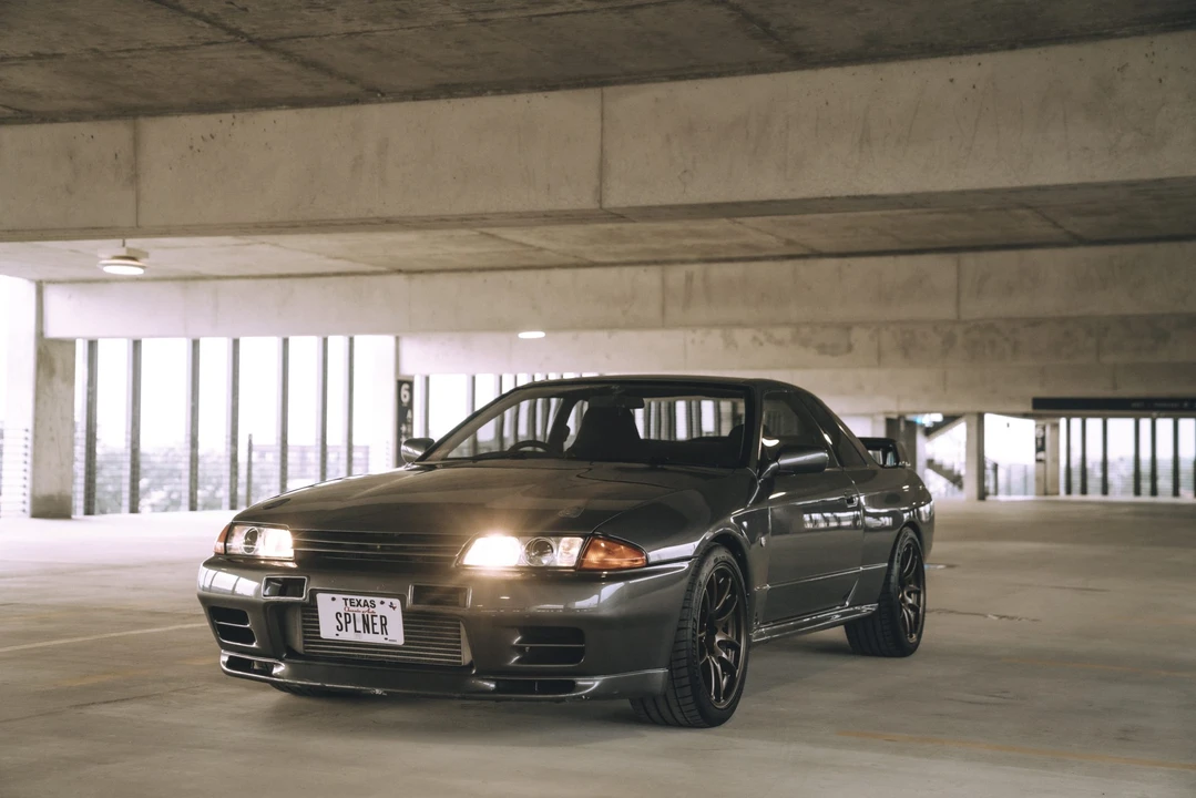 1990 Nissan R32 Skyline GT-R 8th Gen - Image 2 of 31