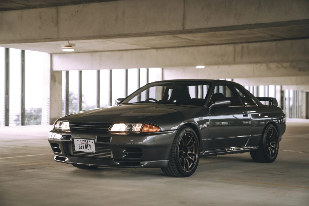 1990 Nissan R32 Skyline GT-R 8th Gen - Image 7 of 31