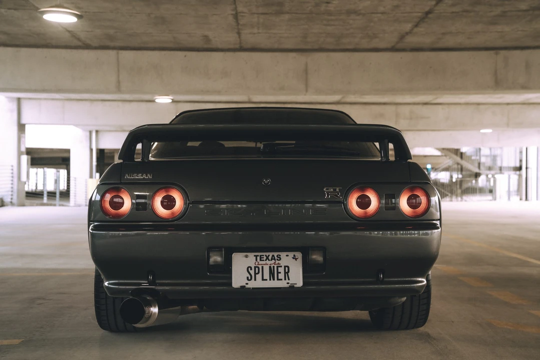 1990 Nissan R32 Skyline GT-R 8th Gen - Image 15 of 31