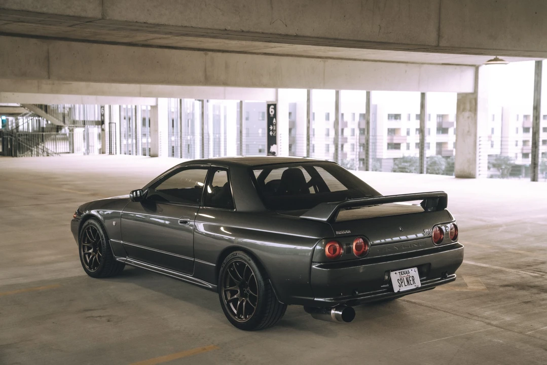 1990 Nissan R32 Skyline GT-R 8th Gen - Image 11 of 31