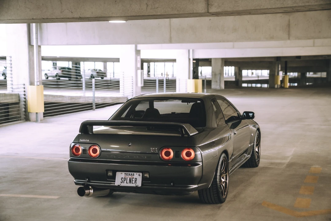 1990 Nissan R32 Skyline GT-R 8th Gen - Image 16 of 31
