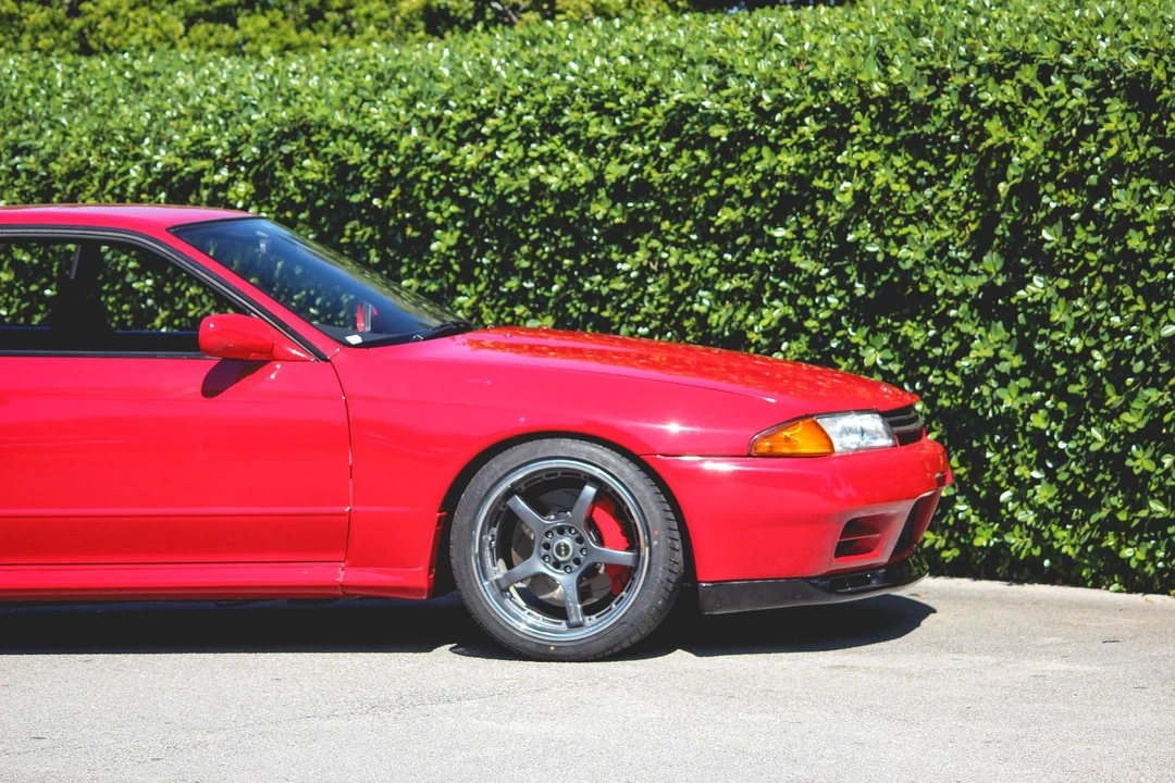 1990 Nissan R32 Skyline GT-R 8th Gen - Image 16 of 31