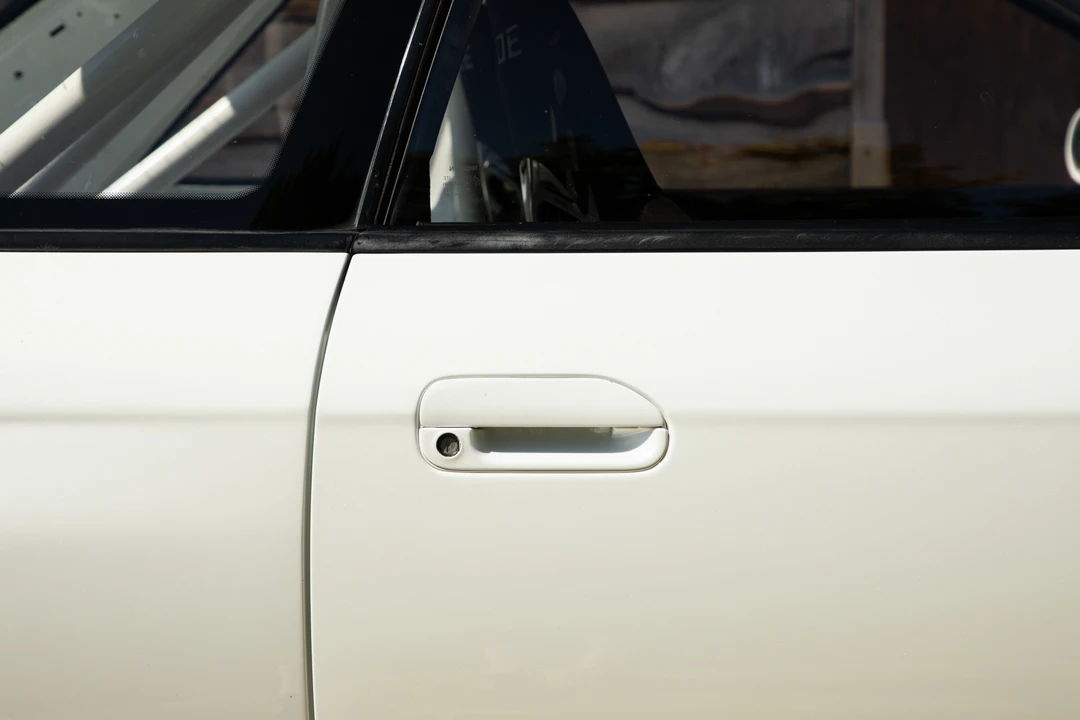 1990 Nissan R32 Skyline GT-R 8th Gen - Image 18 of 31
