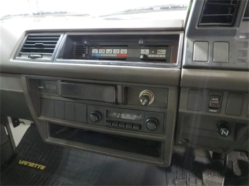 1990 Nissan Vanette 2nd Gen - Image 17 of 31