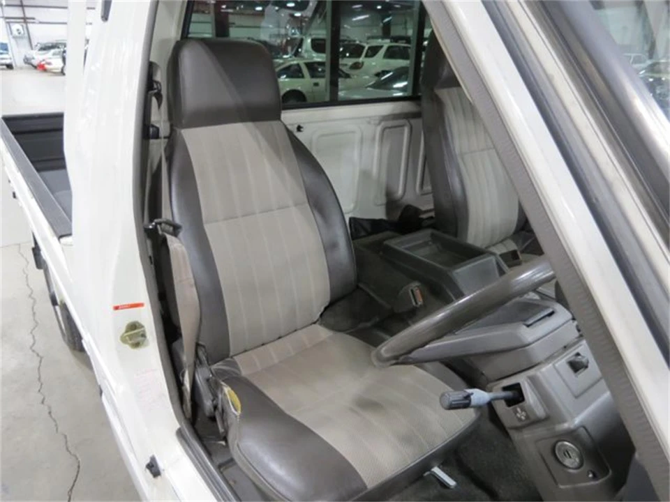 1990 Nissan Vanette 2nd Gen - Image 14 of 31