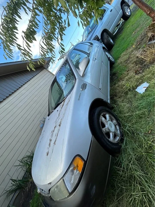 1990 Nissan Altima - Image 5 of 8