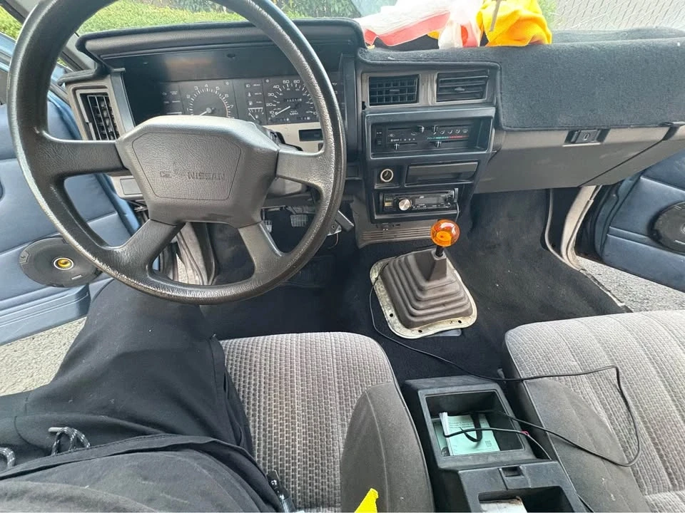 1990 Nissan Frontier - Image 6 of 13