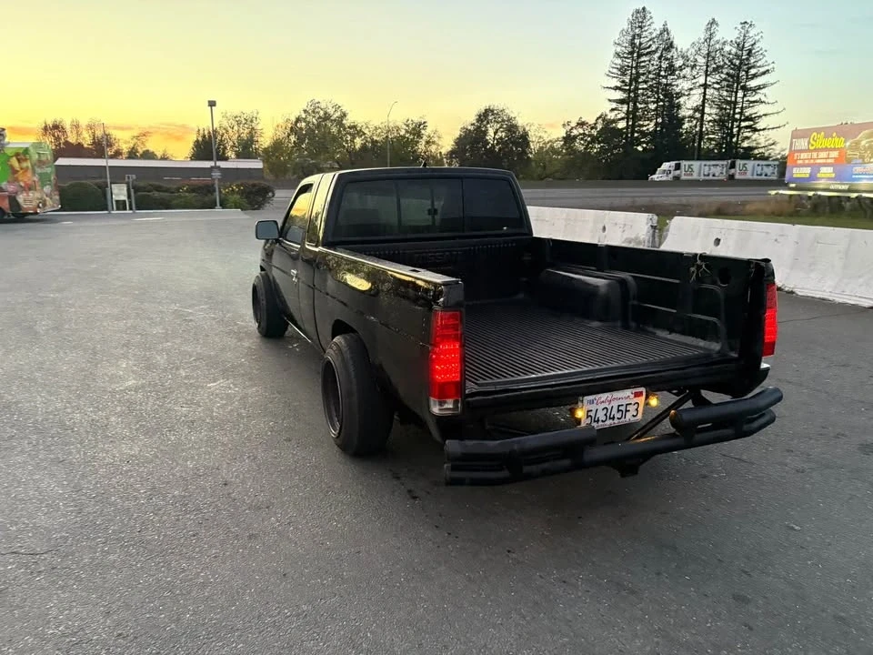 1990 Nissan Frontier - Image 12 of 13